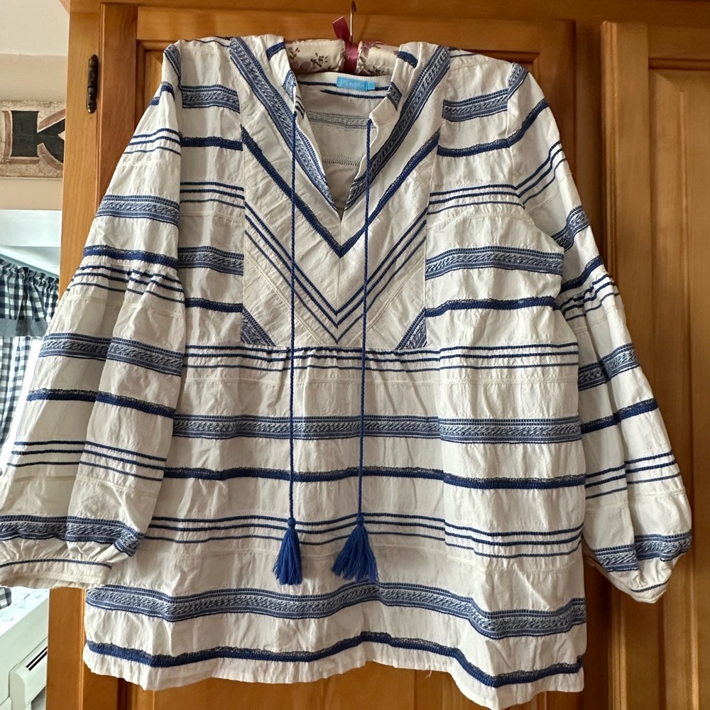 Women's J. McLaughlin top in navy and white. Size L